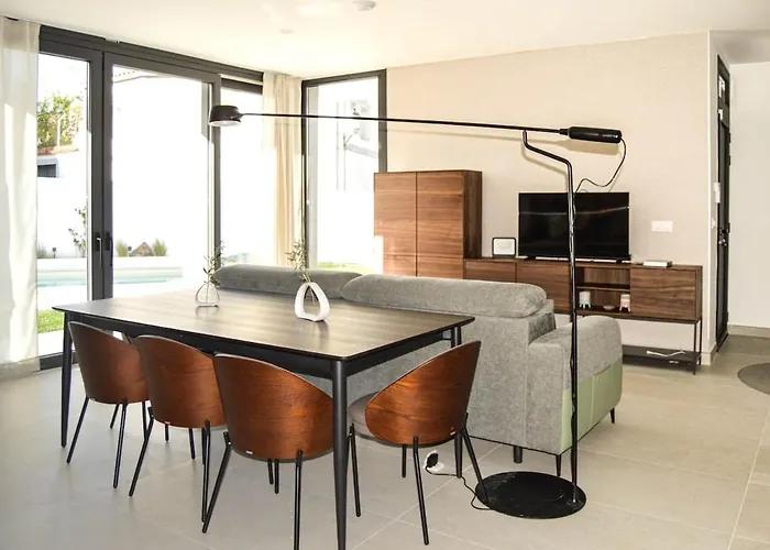 Villa Con Piscina El Huerto Del Olivo, Plasezuela, Trujillo, Caceres