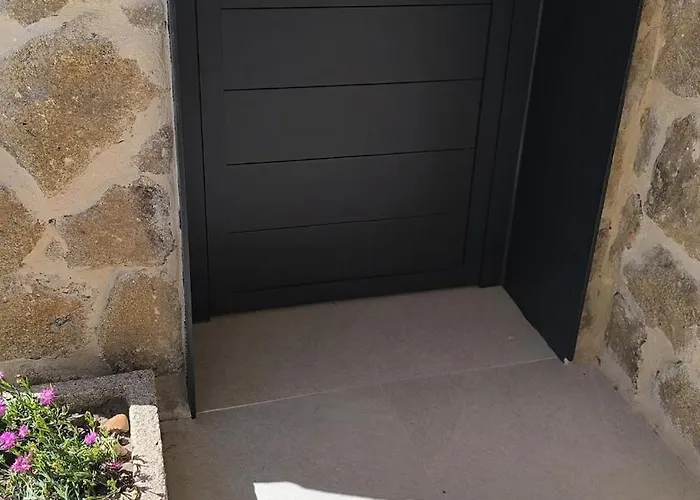 Villa Con Piscina El Huerto Del Olivo, Plasezuela, Trujillo, Caceres